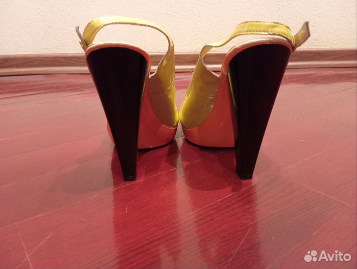 Туфли женские