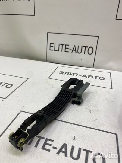 Ручка двери ответная часть задняя правая Mazda 6