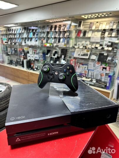Игровая приставка Microsoft Xbox One 800 GB