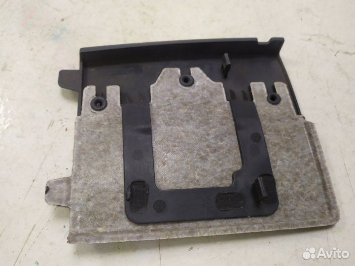 Заглушка задняя правая Volkswagen Touareg