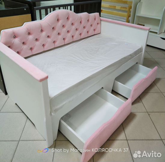 Новая кроватка с мягк спинкой 160*80(выст.образец)