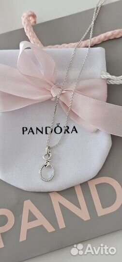 Колье Сверкающие сплетенные сердца Pandora