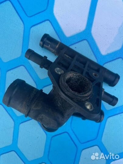 Фланец охлаждающей жидкости 06F121133G