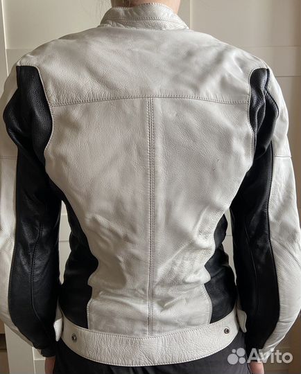 Мотокуртка женская