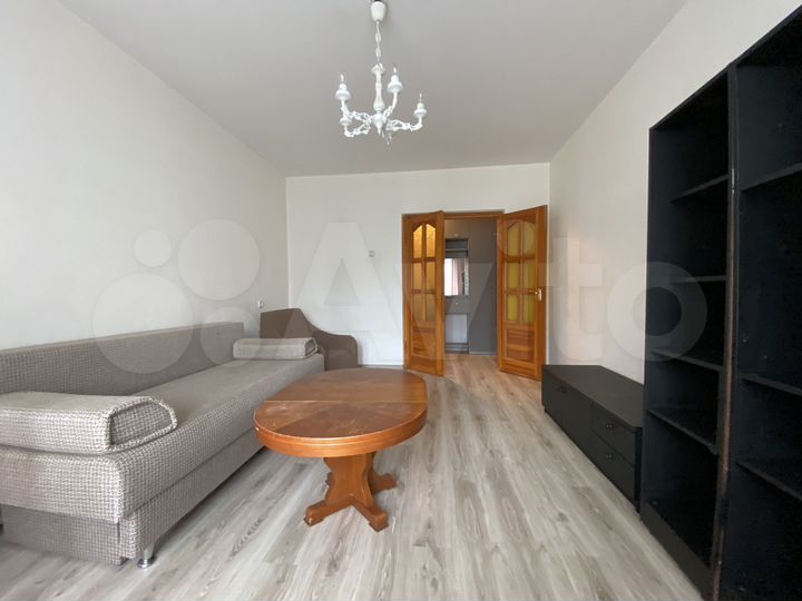 2-к. квартира, 57 м², 2/5 эт.