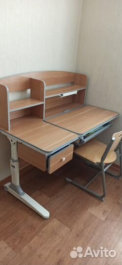 Письменный стол для школьника бу