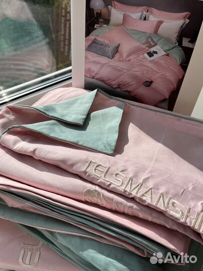 Однотонное постельное белье сатин с вышивкой