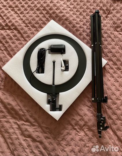 Кольцевая лампа со штативом