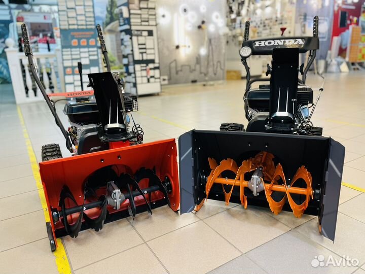 Снегоуборщик бензиновый самоходный HP-9 GX 270