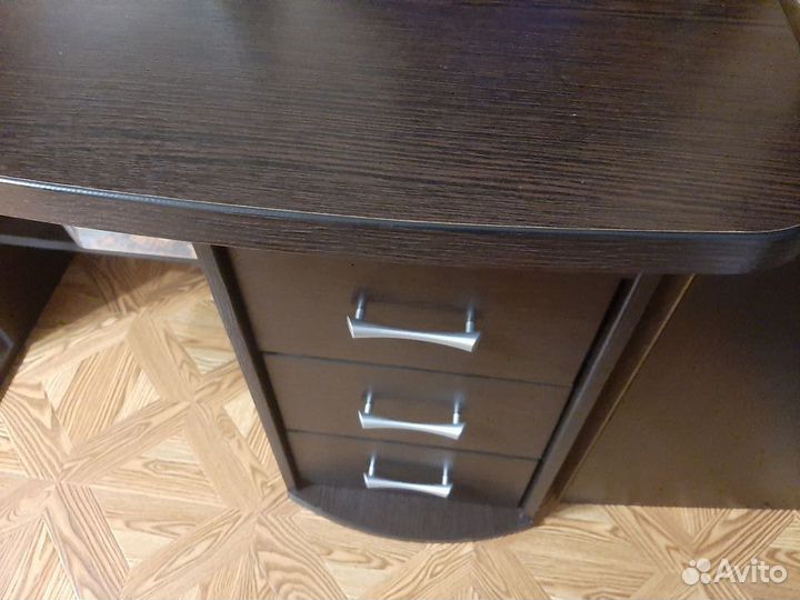 Стол писменный