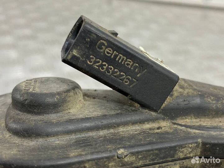 Суппорт тормозной задний правый Volkswagen Tiguan