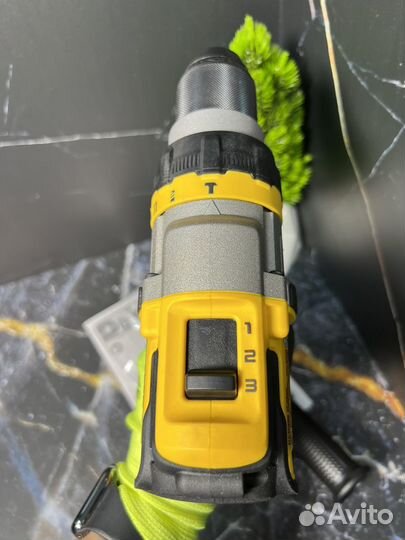 Мощный шуруповерт dewalt DCD 999