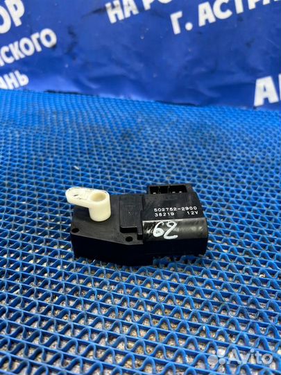 Моторчик заслонок отопителя Mitsubishi Lancer 9