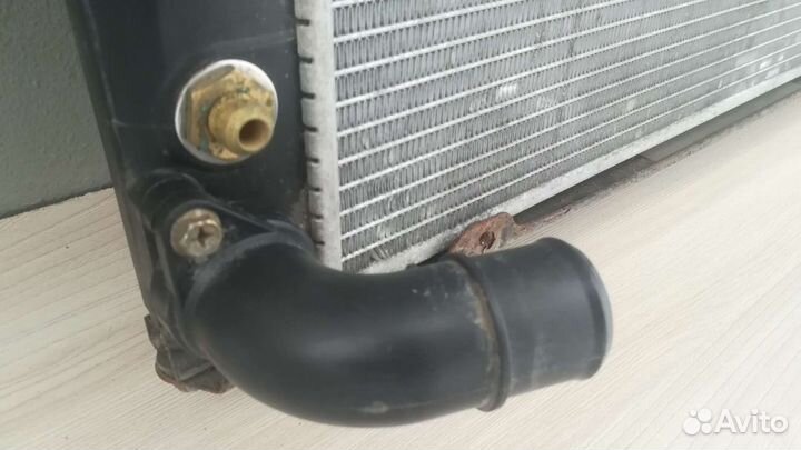 Радиатор охлаждения двигателя Lexus RX 400h
