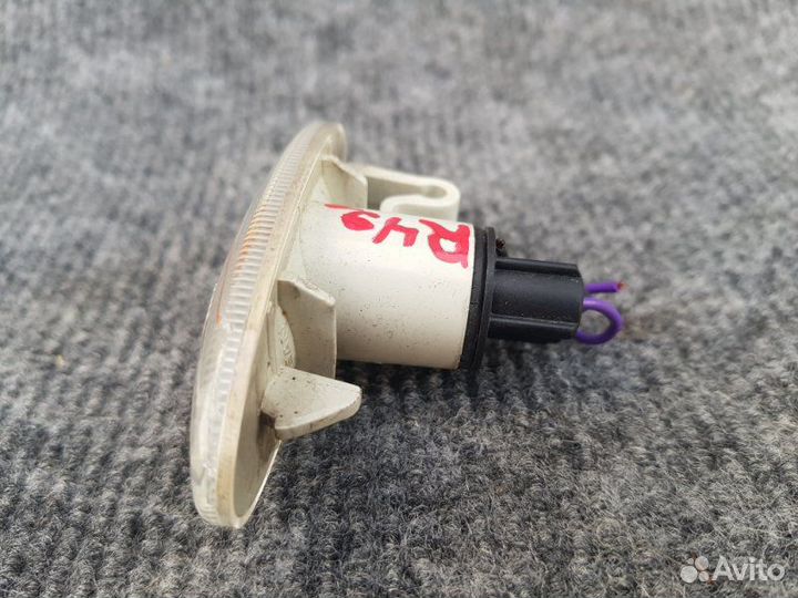 Повторитель в крыло передний левый Nissan Juke