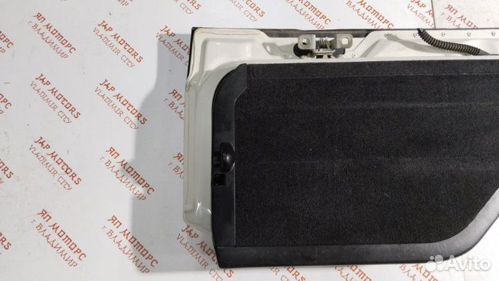 Откидной борт багажника Land Rover Discovery 3