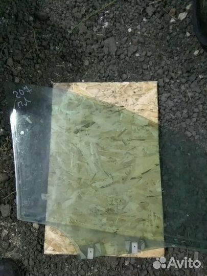 Стекло переднее левое Пежо 207