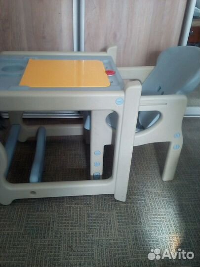 Детский стульчик для кормления