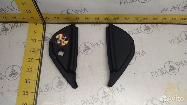 Боковая накладка торпеды Renault Megane 2