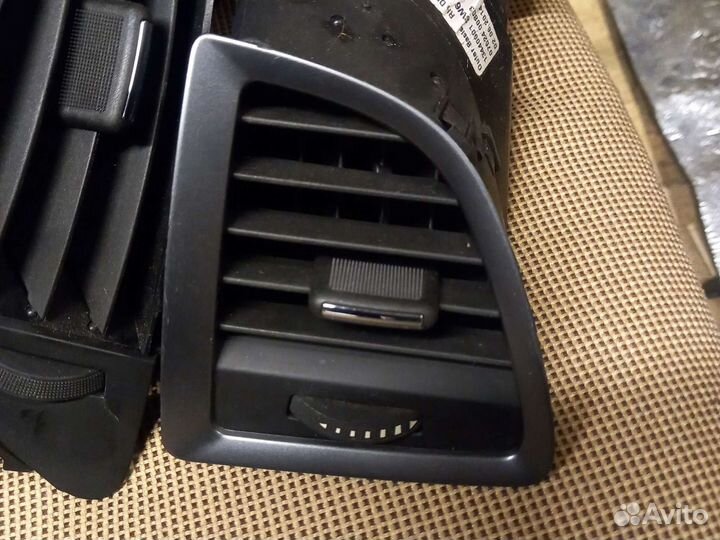 Опель Астра J - дефлектор печки