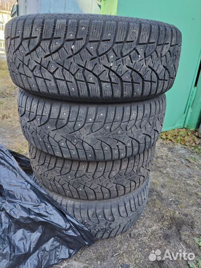 Bridgestone Blizzak Spike-02 205/55 R16
