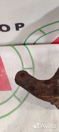 Цапфа передняя правая Nissan Juke F15E HR16DE 2012