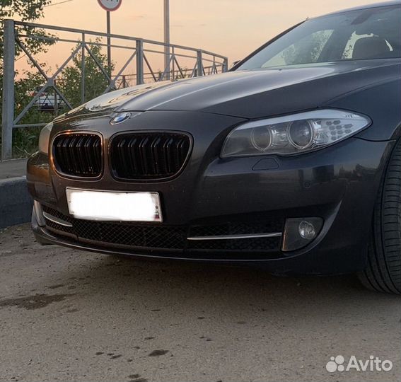 Бампер передний BMW F10 Цвет sophistograu (B90 )