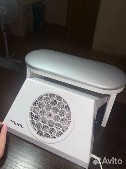 Маникюрная вытяжка