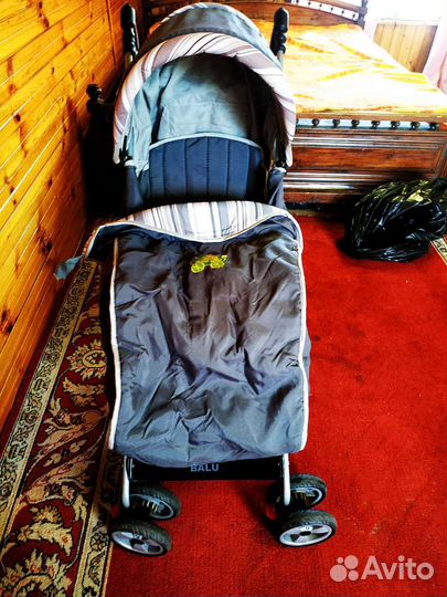 Прогулочная коляска трость