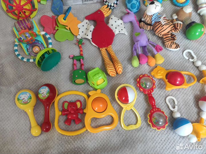 Фирменные игрушки, грызунки, погремушки