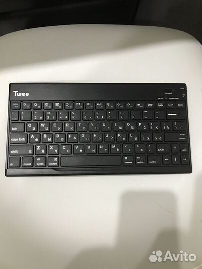 Универсальная беспроводная клавиатура Bluetooth