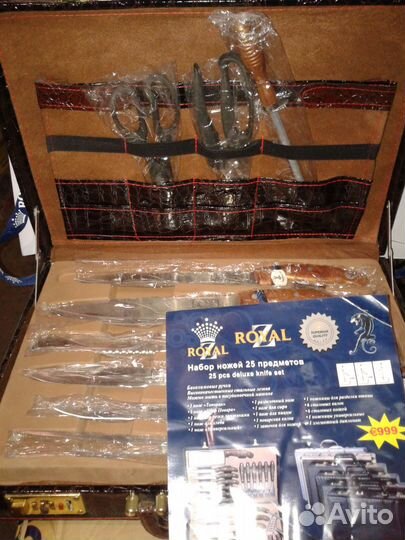 Набор ножей в кожаном чемодане