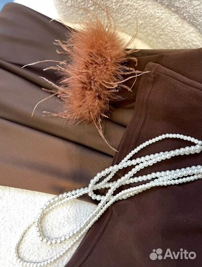 Лонгслив кашемир с перьями