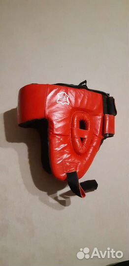 Шлем спортивный защитный