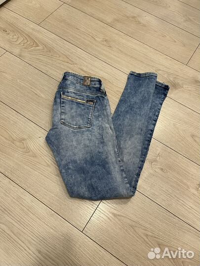 Джинсы скинни Guess 26