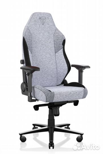 Игровое компьютерное кресло