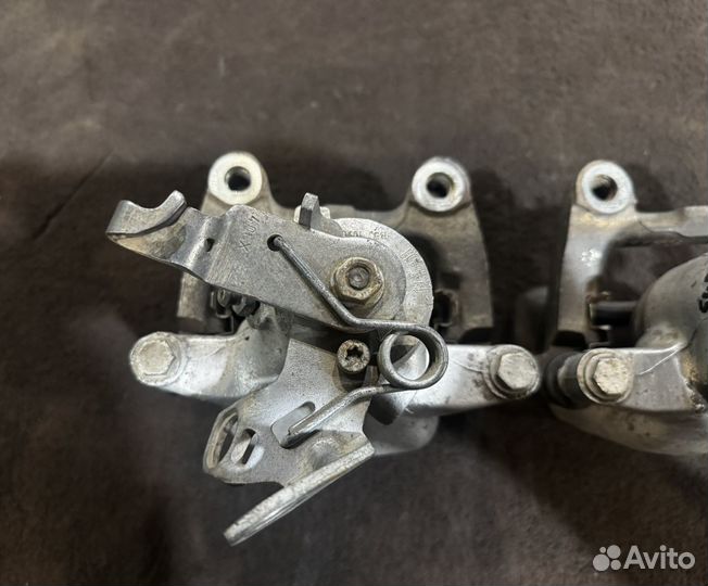 Задний тормозной суппорт Skoda Superb 2 TSI