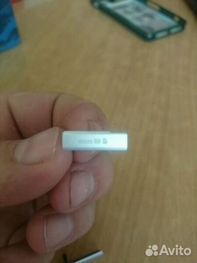 Заглушки на Sony z1 compact. На SD карту и на сим