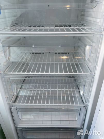 Морозильник indesit sfr167 nf092
