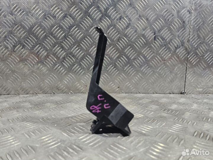 Крепление бампера переднее правое Audi A8 D4