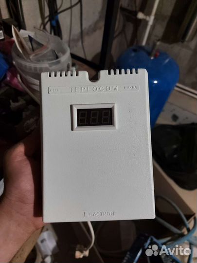 Стабилизатор напряжения настенный