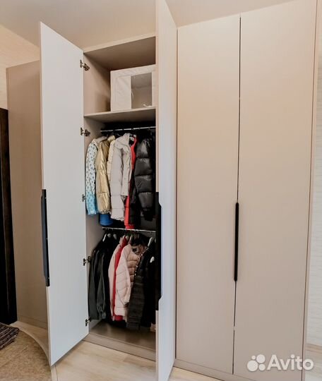 Распашной шкаф на заказ. Производство