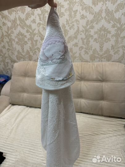 2 полотенца с уголком для новорожденных