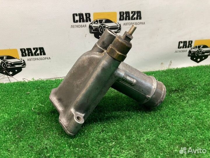 Корпус термостата Mercedes-Benz E-class