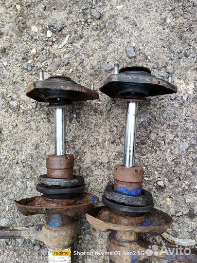 Передние стойки ваз 2110