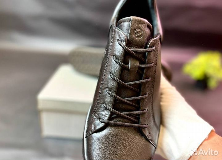 Кроссовки Ecco стильные