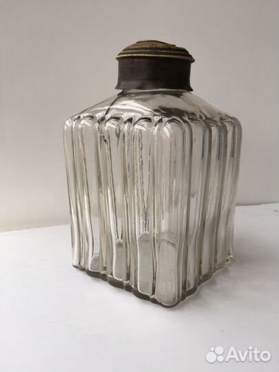 Старинные чайницы, керосиновые лампы