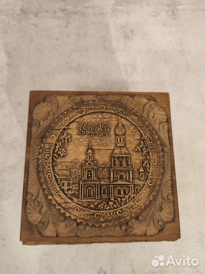 Шкатулка резная деревянная