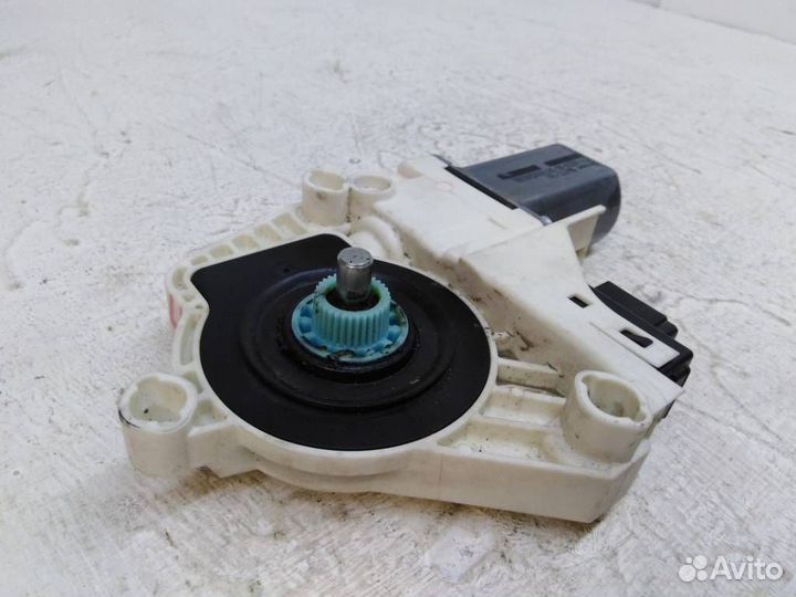 Моторчик переднего левого стеклоподъемника Skoda Superb 2 3T