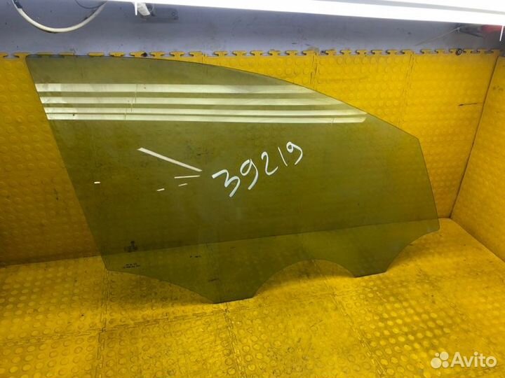 Стекло двери переднее правое Volkswagen Polo